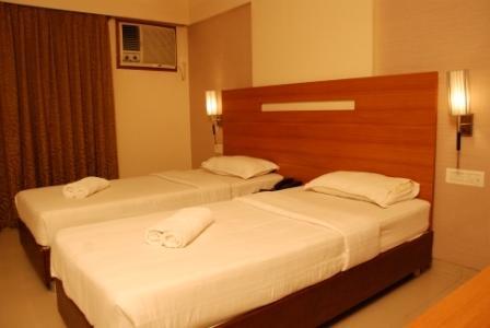 Hotel Tanish Residency Наві-Мумбаї Екстер'єр фото