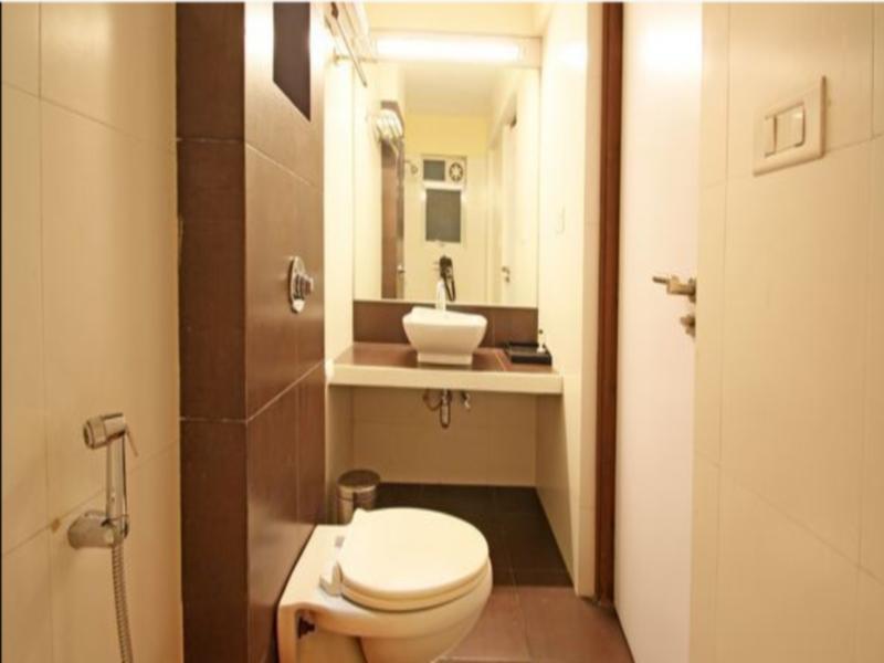Hotel Tanish Residency Наві-Мумбаї Екстер'єр фото